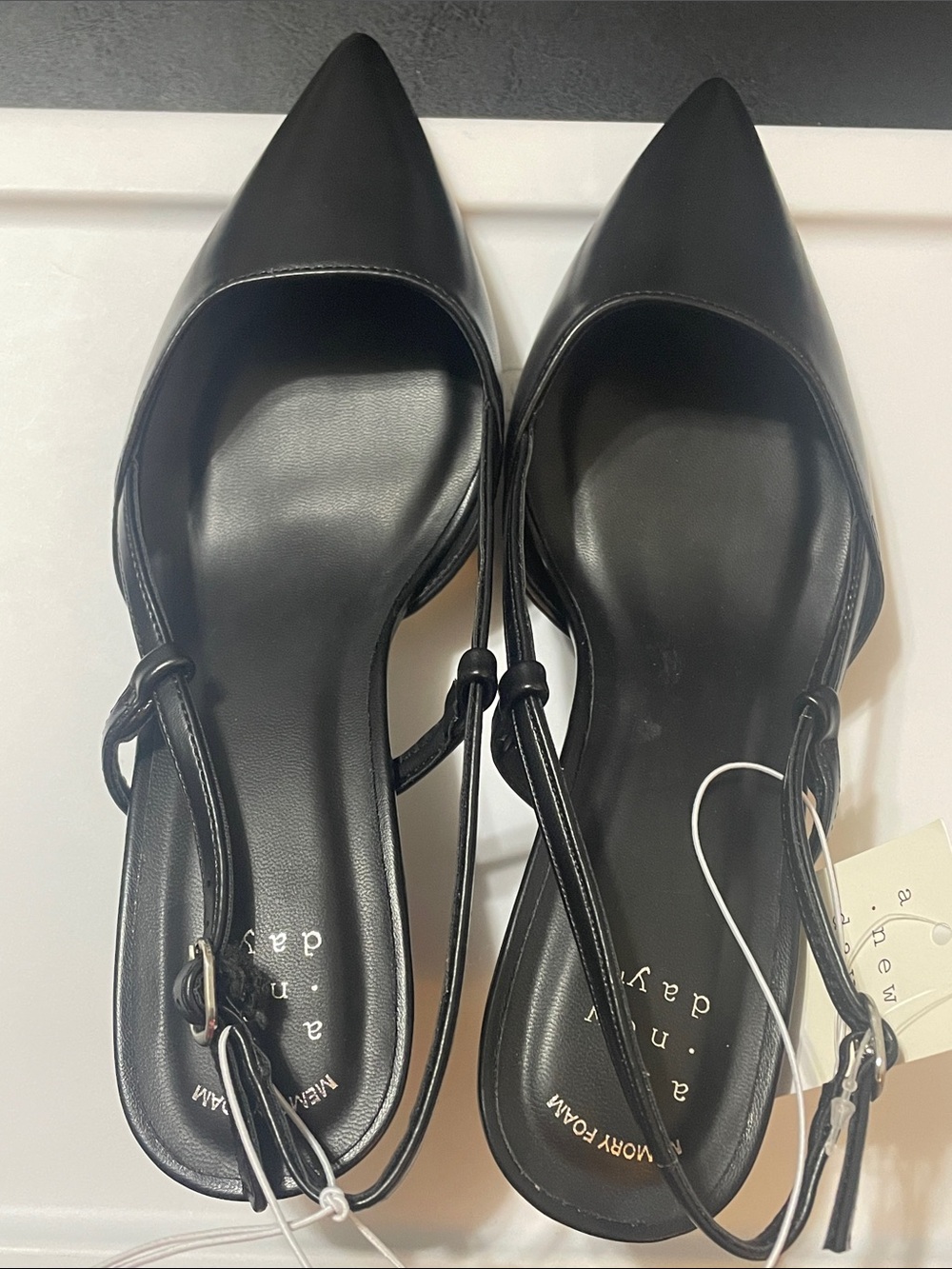 a new day Black Pointed Slingback kitten heels pointed toe NWT Sz. 6w